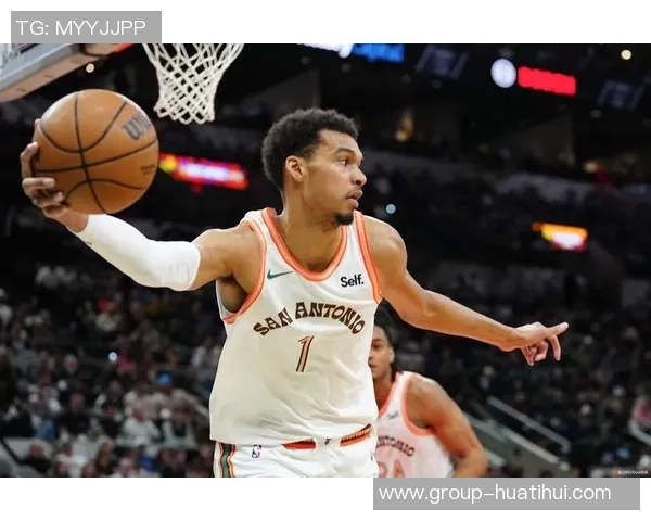 科塔半场表现惊艳7投6中收获13分11板2盖帽助球队掌控局势