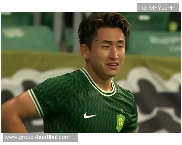 国安球迷机场送别塞蒂恩张源泪洒离别情深